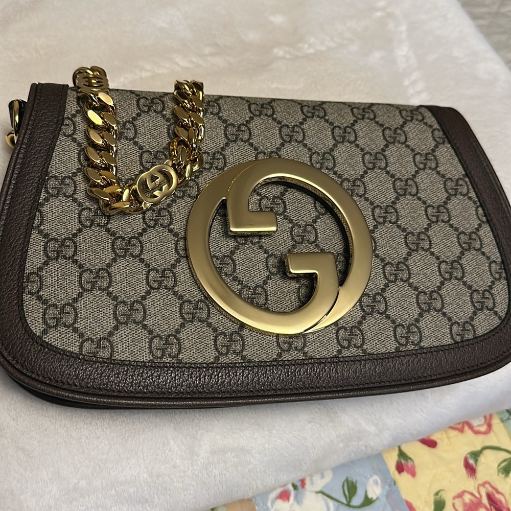 Gucci Brown and Gold Shoulder Bag with Monogram Pattern new without tags 🏷️ - Picture 13 of 15